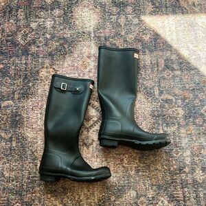 Hunter Classic Black Rain Boots